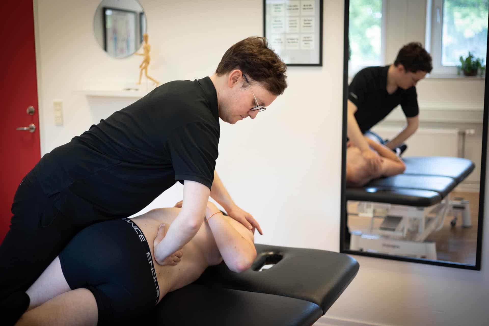 Rygsmerte behandlinger kiropraktor odense
